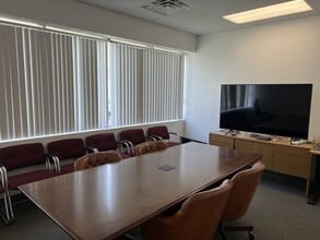 4 Pin Oak Dr, Branford, CT for lease Building Photo- Image 2 of 10