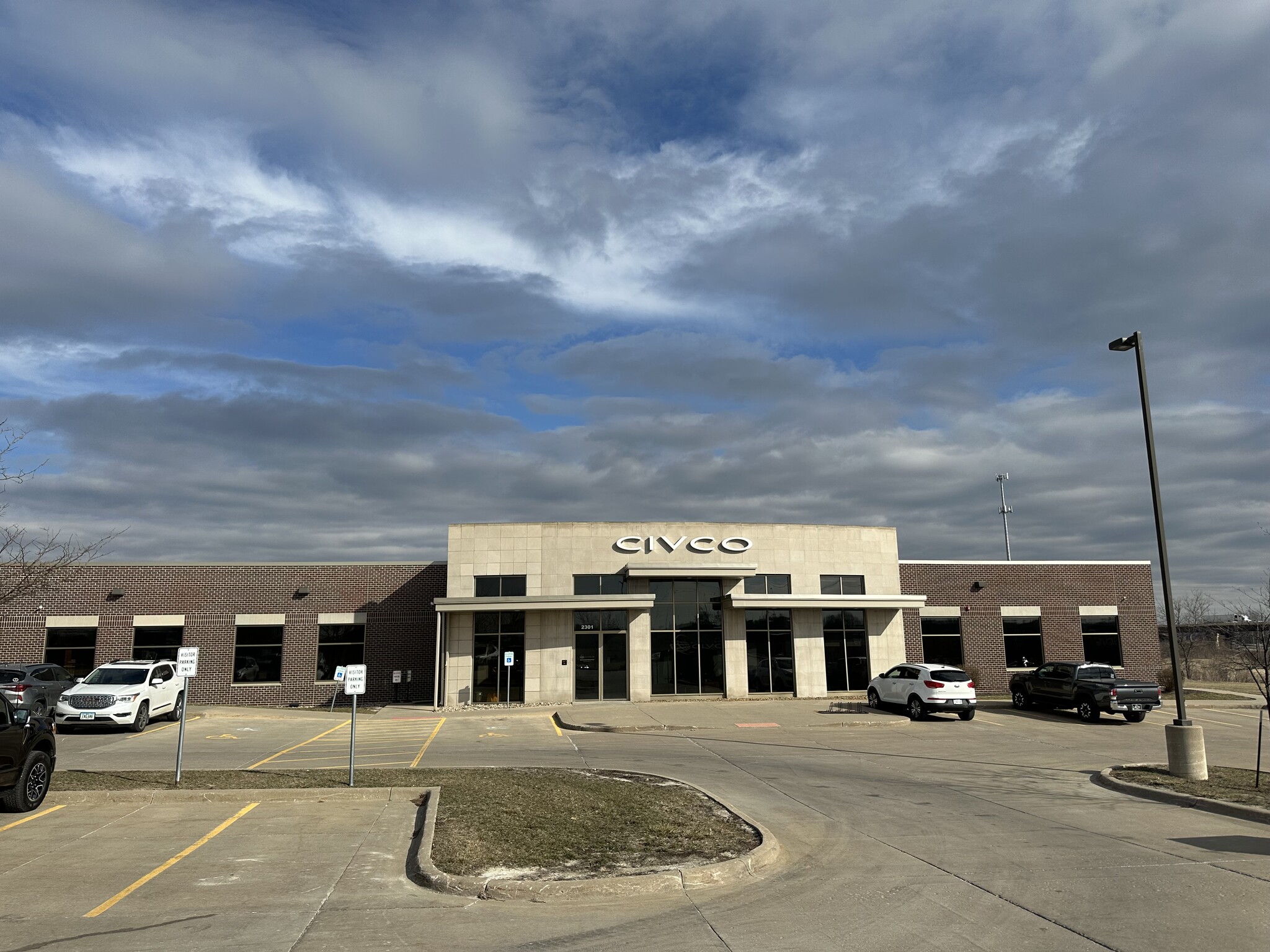 2301 Jones Blvd, Coralville, IA for lease Primary Photo- Image 1 of 32