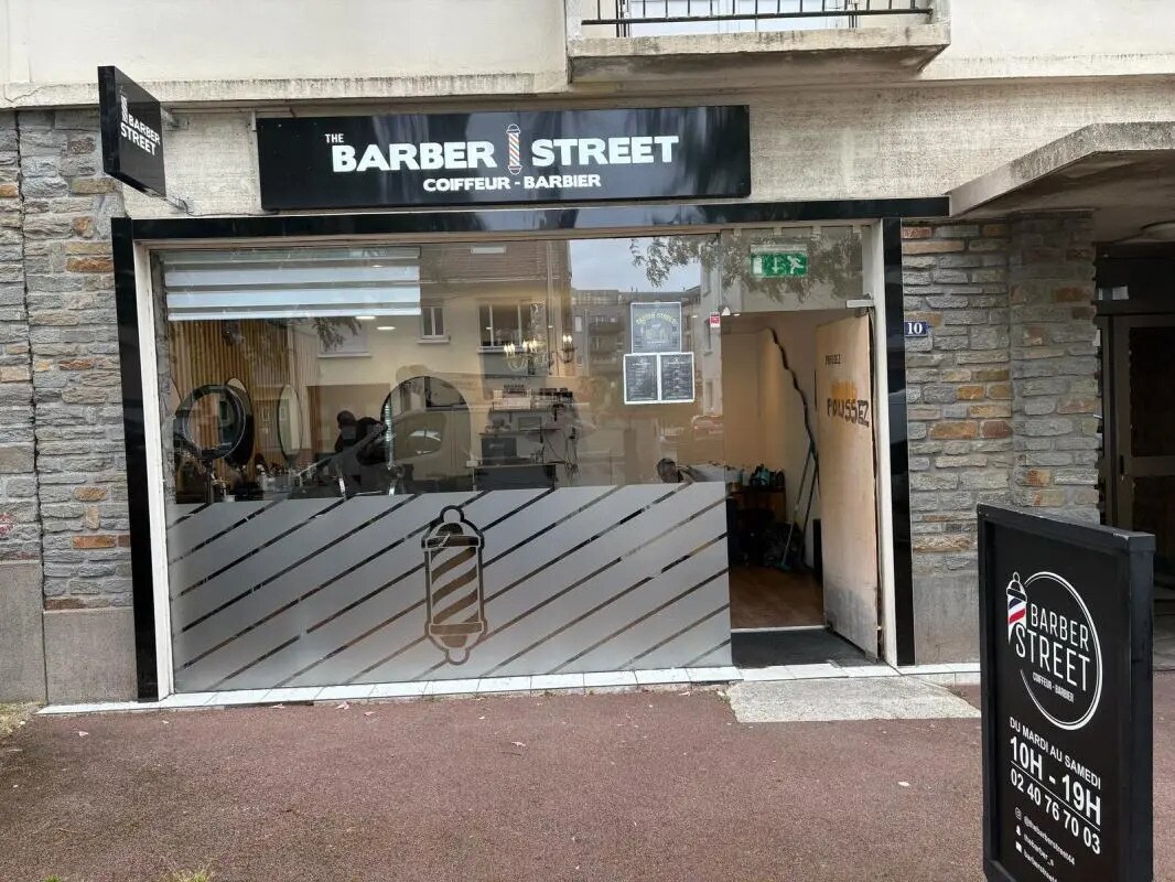 Commerce de détail dans Saint-Herblain à vendre Photo du bâtiment- Image 1 de 5