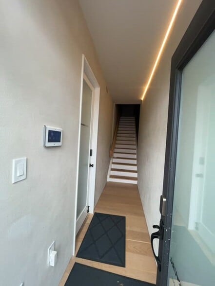 709 D St SE, Washington, DC à louer - Vidéo sur l’inscription commerciale - Image 2 de 63