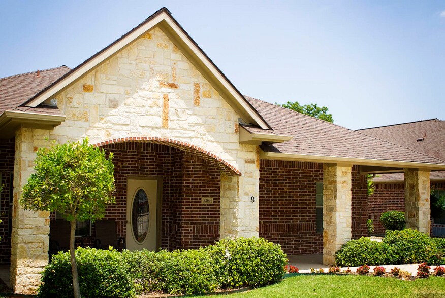 3250 N Garland Ave, Garland, TX à vendre - Photo du bâtiment - Image 2 de 3