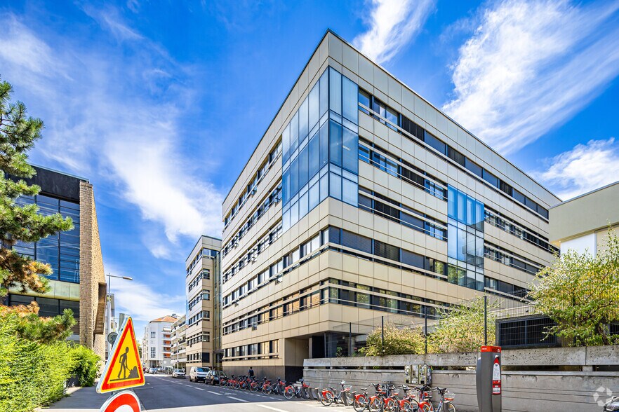 54 Rue Du Pensionnat, Lyon à louer - Photo du bâtiment - Image 3 de 3