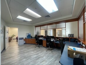 2505 Metrocentre Blvd, West Palm Beach, FL for lease Interior Photo- Image 2 of 12