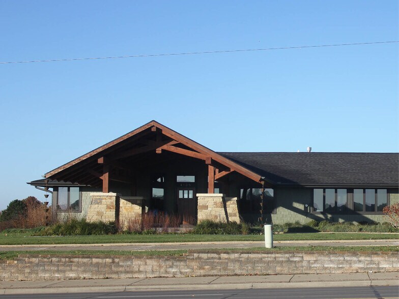 1505 Kasold Dr, Lawrence, KS à louer - Photo du bâtiment - Image 2 de 5