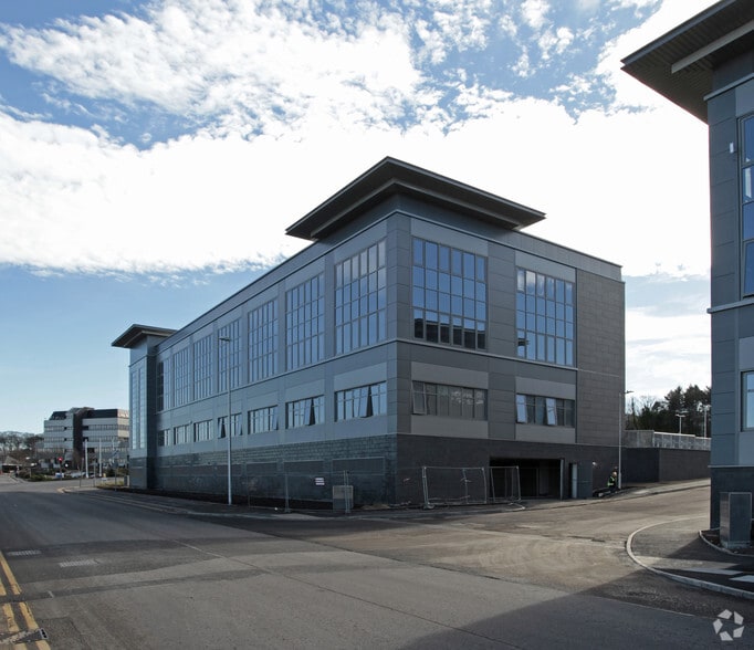 Pavilion 3 portfolio of 1 properties for sale on LoopNet.ca - Building Photo - Image 2 of 2