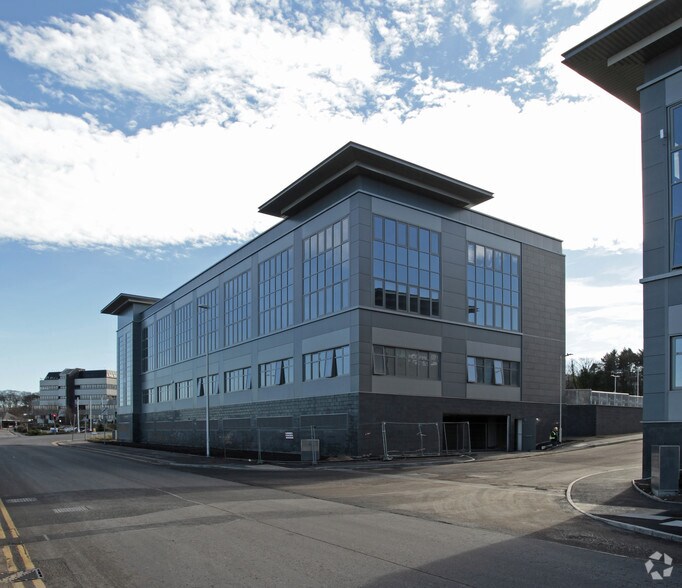 Pavilion 3 portefeuille de 1 propriétés à vendre sur LoopNet.ca - Photo du bâtiment - Image 2 de 2