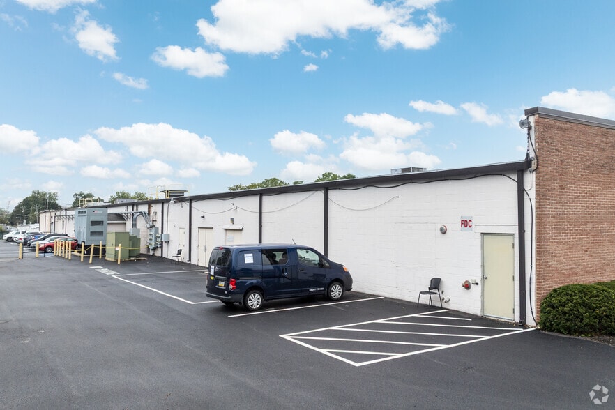 110 Westtown Rd, West Chester, PA for sale - Building Photo - Image 2 of 4