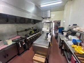 27 St. John's, Warwick for lease Interior Photo- Image 1 of 3