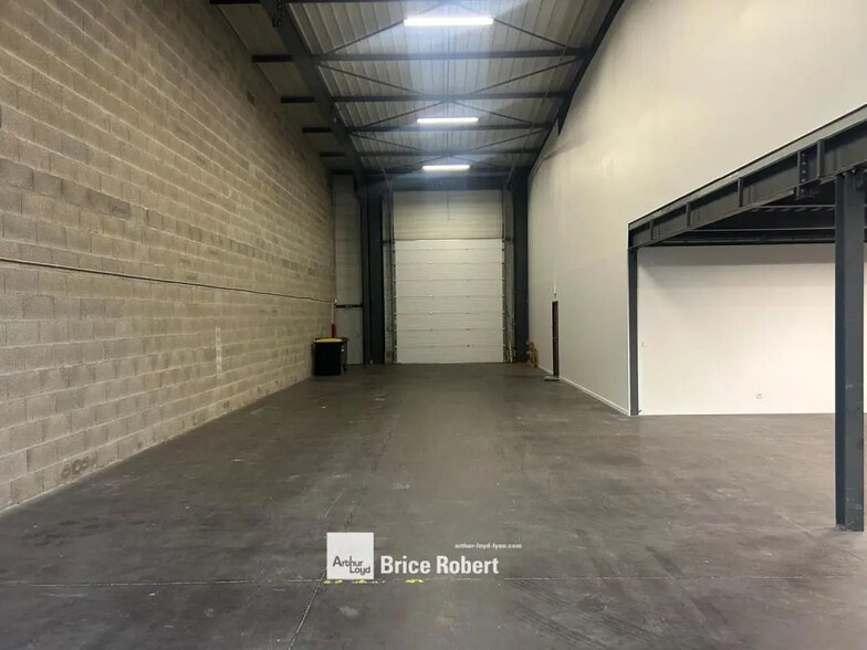 Bureau dans Saint-Priest à louer - Photo intérieure - Image 3 de 4