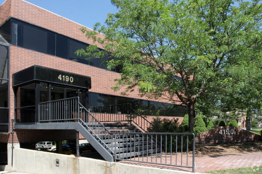 4190 S Highland Dr, Salt Lake City, UT for lease - Primary Photo - Image 1 of 27