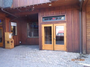 900 Ski Run Blvd, South Lake Tahoe, CA à louer Photo du bâtiment- Image 2 de 4