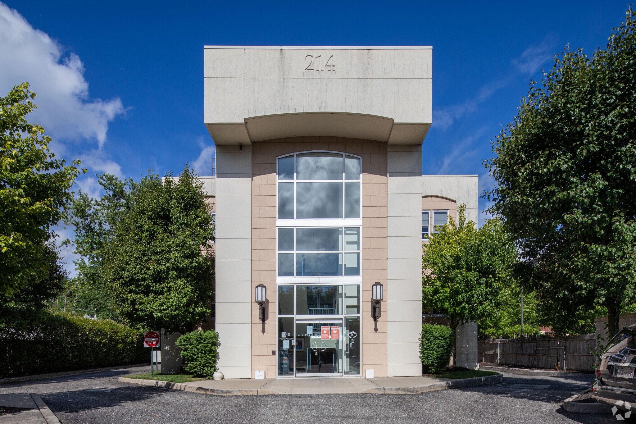 214 Wall St, Huntington, NY for lease Primary Photo- Image 1 of 13