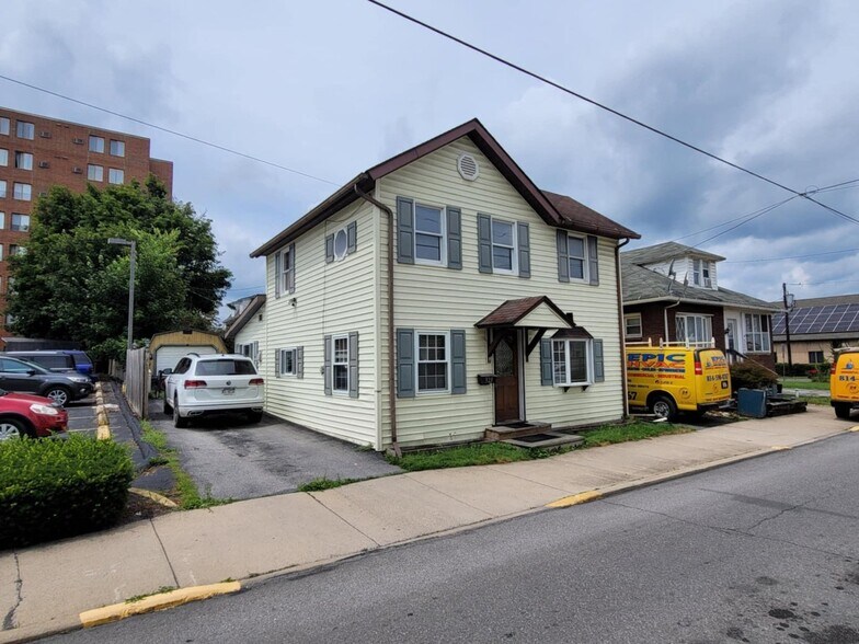 323 N 2nd St, Philipsburg, PA à vendre - Photo principale - Image 1 de 1