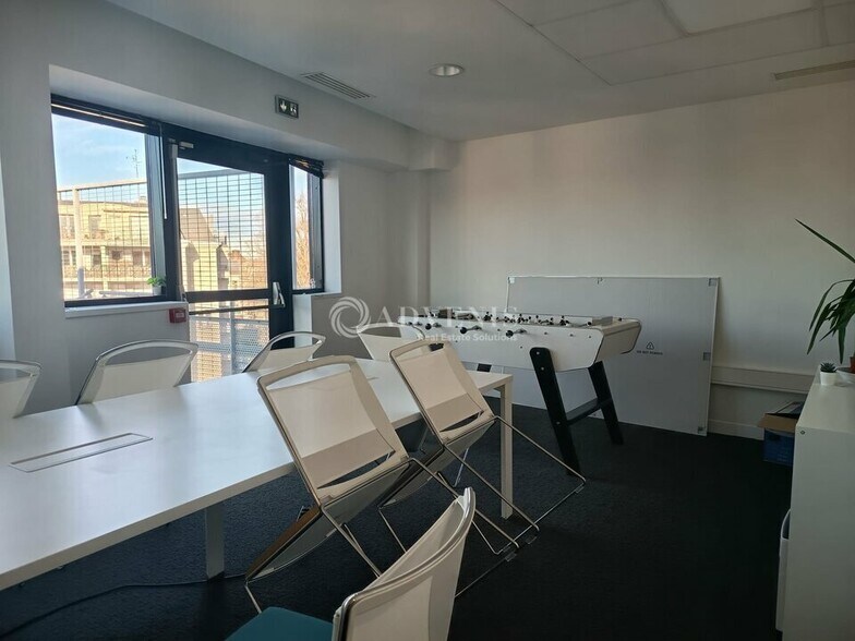 Office in Lille for lease - Interior Photo - Image 3 of 8