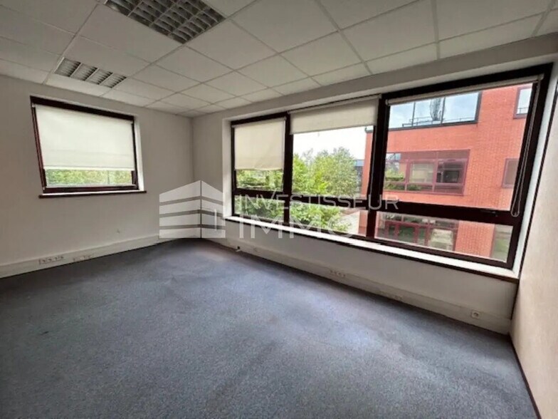 Office in Champs-sur-Marne for lease - Building Photo - Image 3 of 7