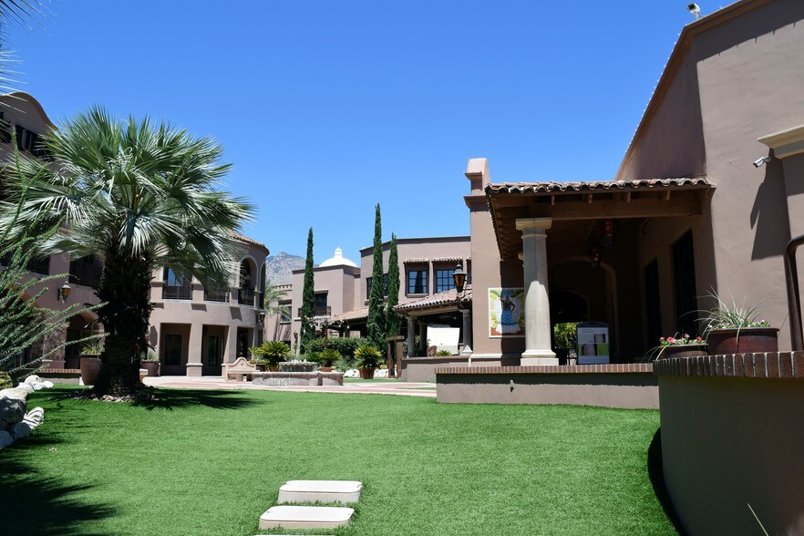 2840-2890 E Skyline Dr, Tucson, AZ à louer - Photo du bâtiment - Image 2 de 18