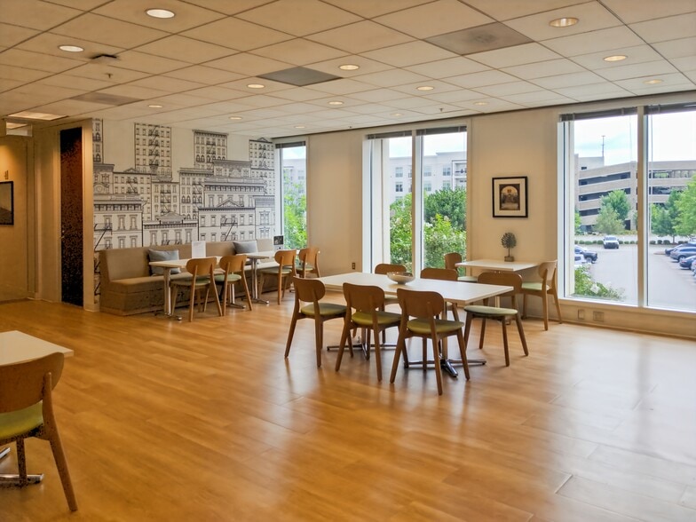 2475 northwinds Pky, Alpharetta, GA for lease - Building Photo - Image 3 of 12