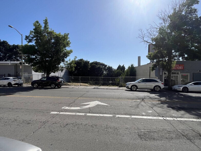 9809-9811 Macarthur Blvd, Oakland, CA à vendre - Photo du bâtiment - Image 3 de 22