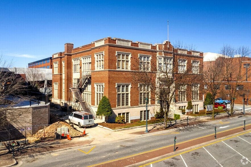 330 S Greene St, Greensboro, NC for lease - Building Photo - Image 3 of 14