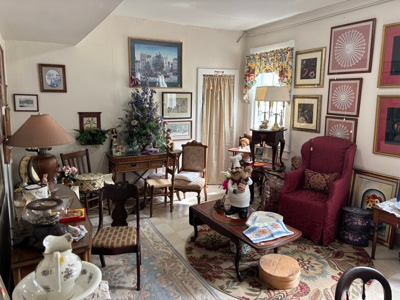 9201 Prescott Ave, Manassas, VA for sale - Building Photo - Image 3 of 20