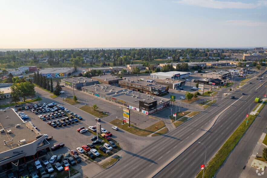 7400 Macleod Trl S, Calgary, AB à louer - Aérien - Image 2 de 6