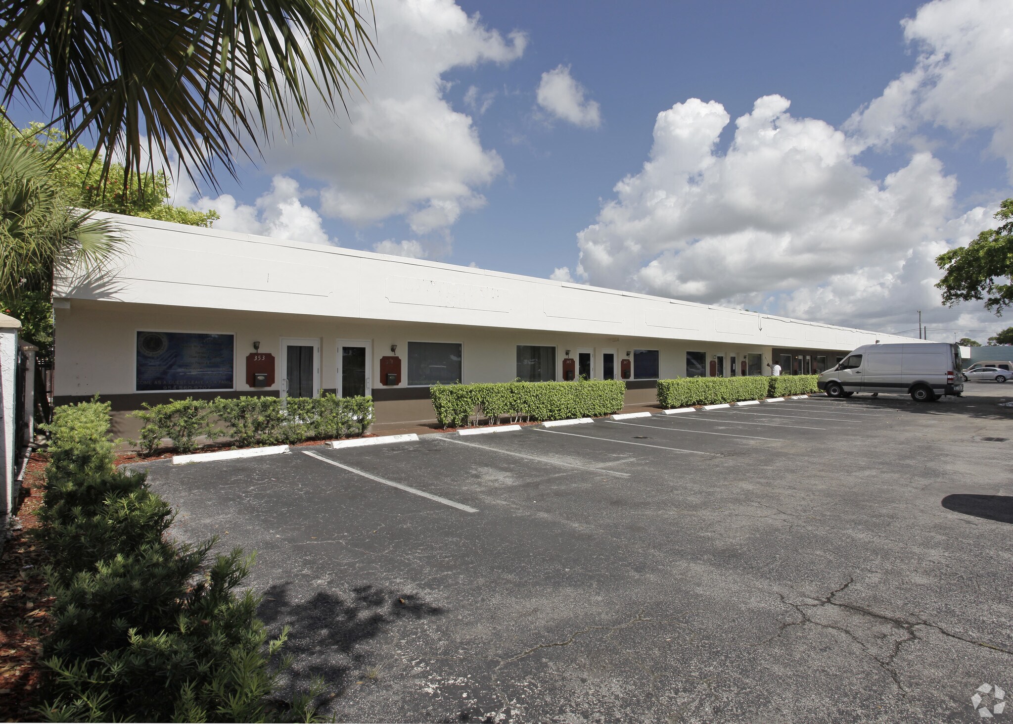 315-353 SW 27th Ave, Fort Lauderdale, FL for lease Primary Photo- Image 1 of 6