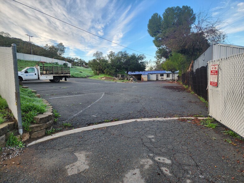 14475 Olde Highway 80, El Cajon, CA à louer - Photo du bâtiment - Image 3 de 6