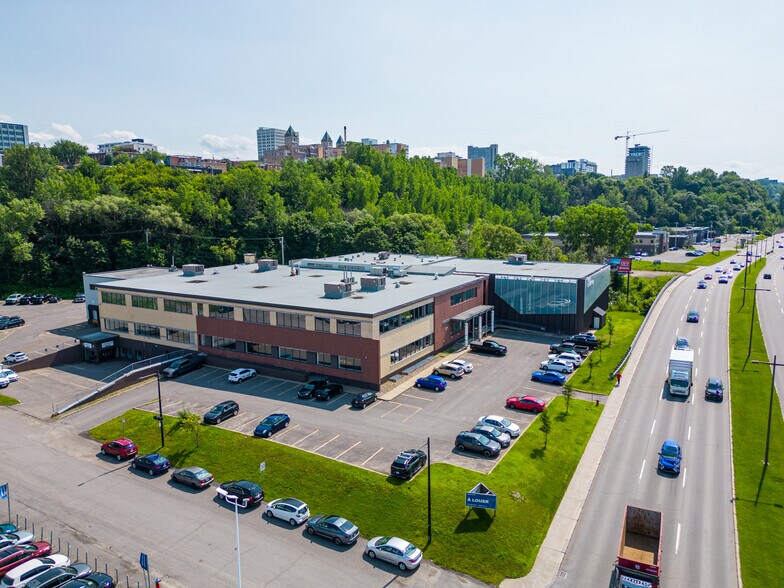 875 Boul Charest O, Québec, QC for lease - Building Photo - Image 2 of 17