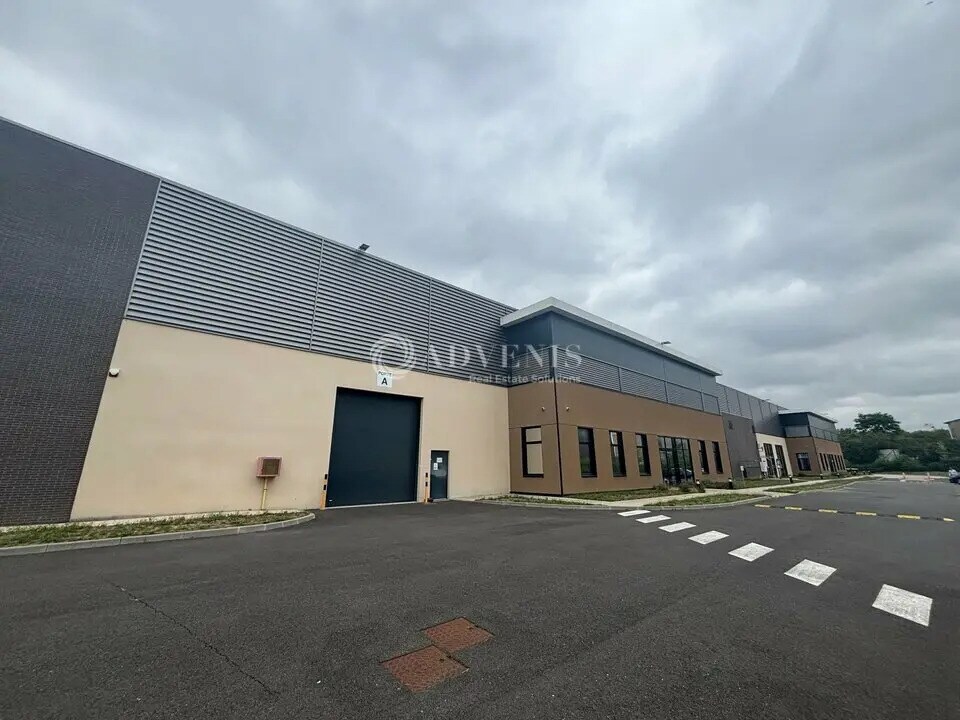Flex in Sucy-en-Brie for lease Building Photo- Image 1 of 8