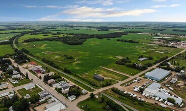 Hwy 827, Edmonton, AB - Aerial  map view