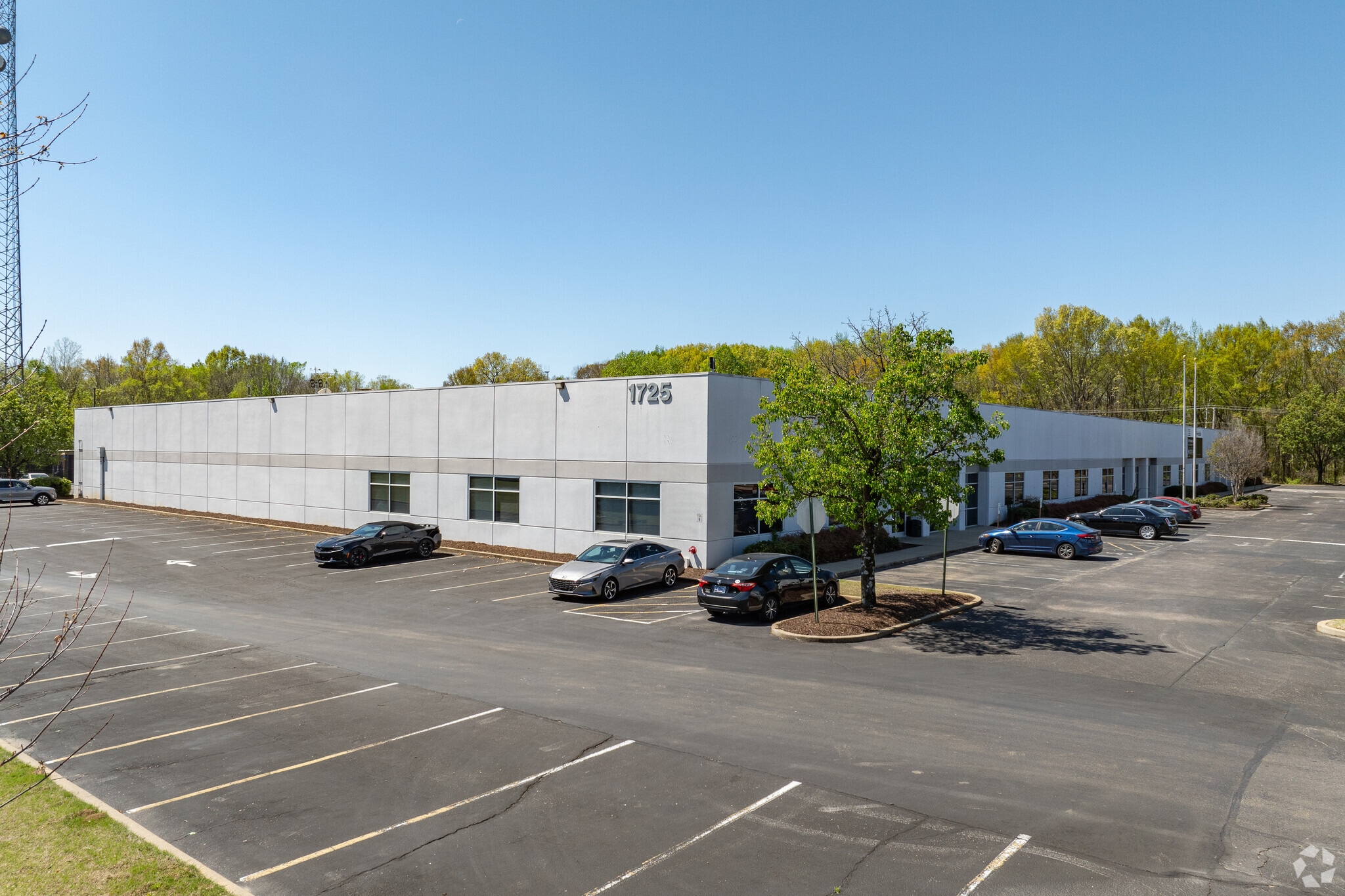 1725 Shelby Oaks Dr N, Memphis, TN for lease Primary Photo- Image 1 of 15
