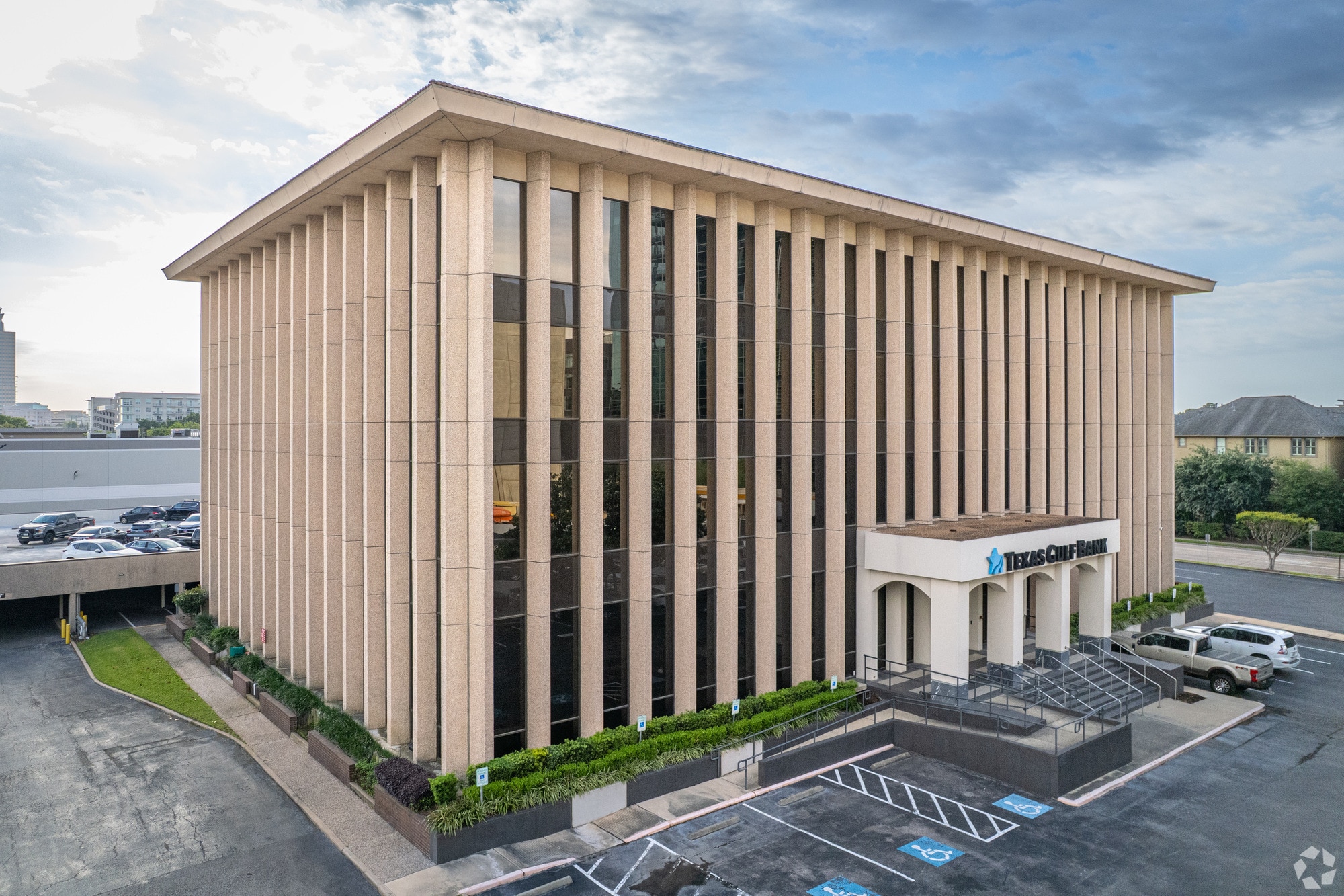 900 Town & Country Blvd, Houston, TX for lease Building Photo- Image 1 of 8