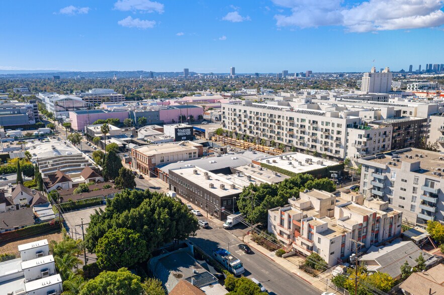6610 Lexington Ave, Los Angeles, CA for lease - Primary Photo - Image 1 of 14