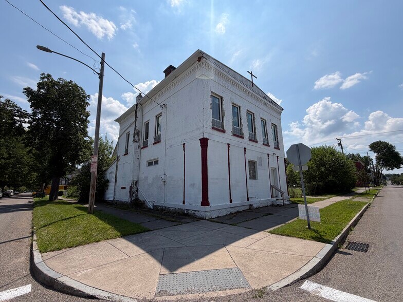 230 Reynolds St, Rochester, NY à vendre - Photo du bâtiment - Image 2 de 12
