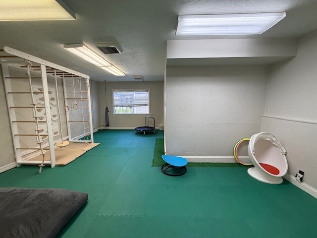 1715 N Broadway Ave, Oklahoma City, OK à louer - Photo du bâtiment - Image 3 de 8