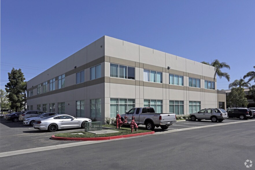 5912 Bolsa Ave, Huntington Beach, CA à louer - Photo du bâtiment - Image 3 de 8