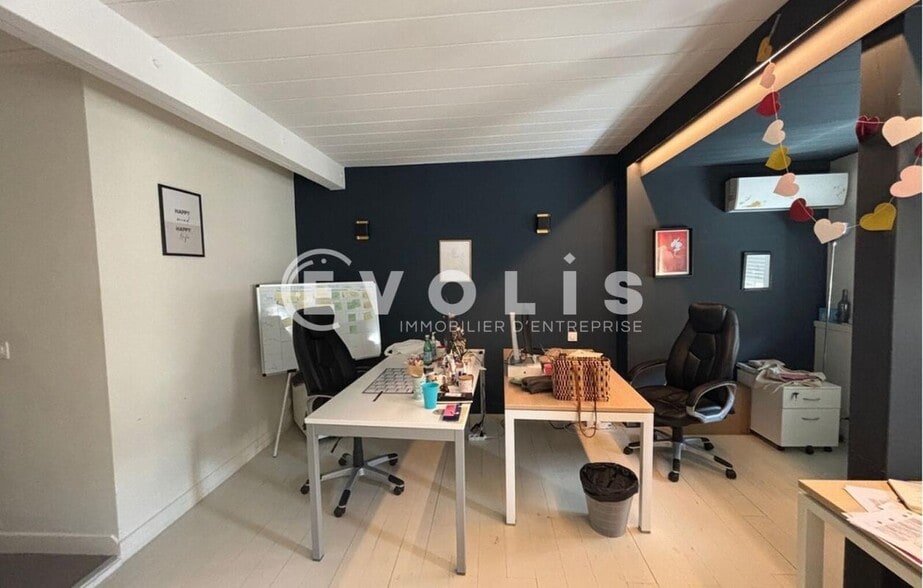 Office in Bordeaux for lease - Interior Photo - Image 1 of 8