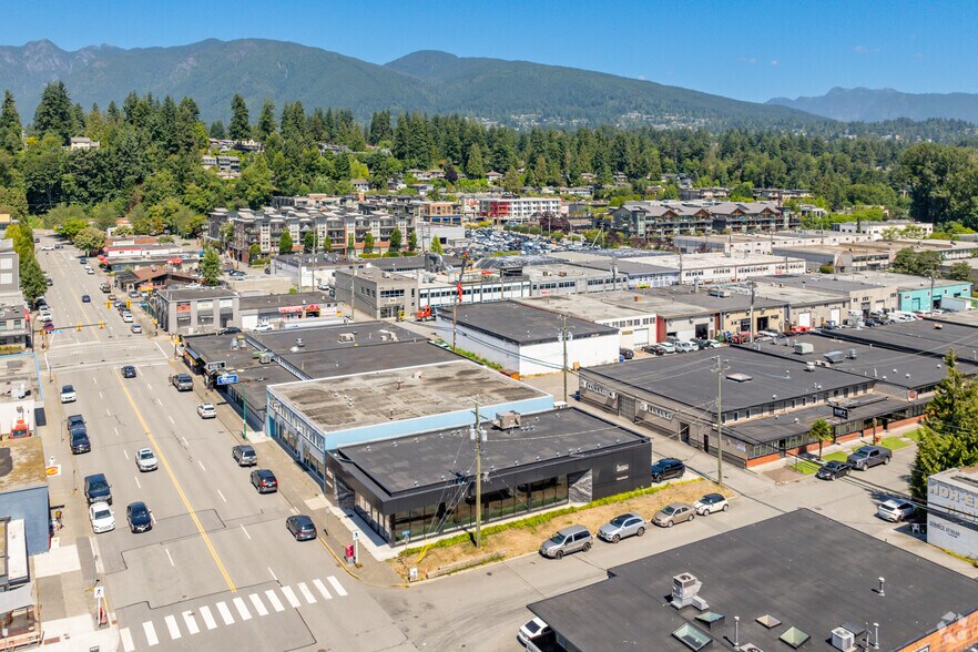 1406 Pemberton Ave, North Vancouver, BC à vendre - Aérien - Image 3 de 3