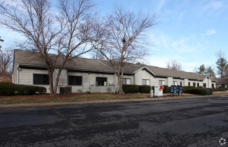 3200 Croasdaile Dr, Durham, NC à vendre - Photo du bâtiment - Image 2 de 2