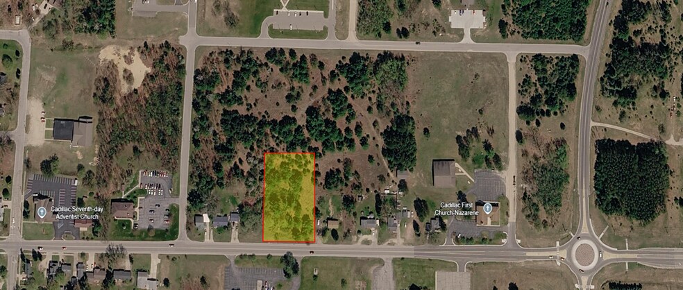 1021 E Division St, Cadillac, MI à vendre - Photo du bâtiment - Image 1 de 6