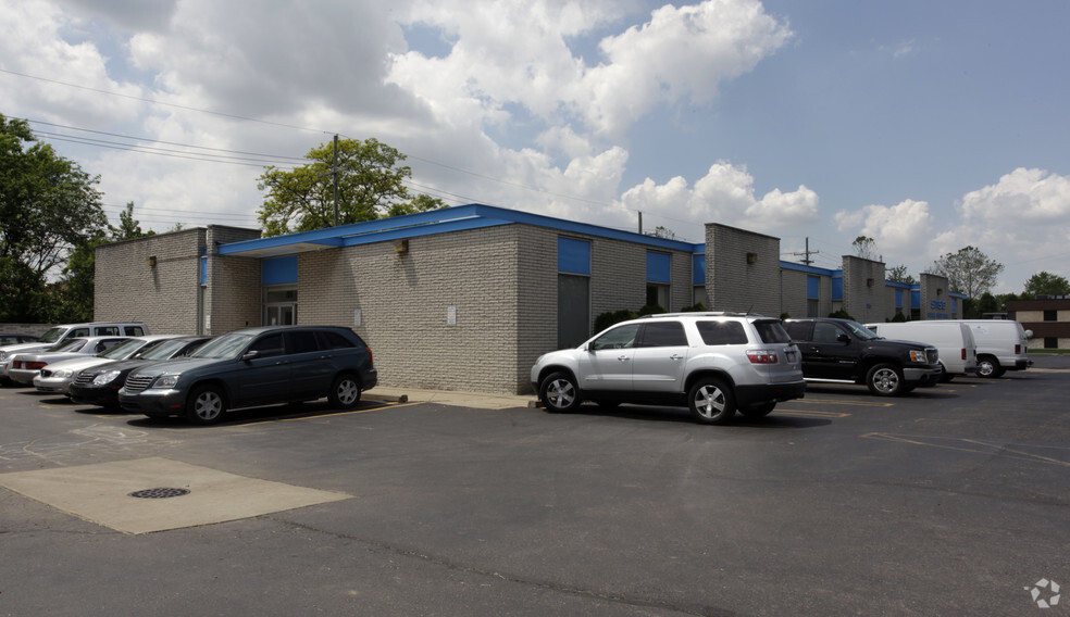 17135 W Ten Mile Rd, Southfield, MI for sale - Building Photo - Image 2 of 3