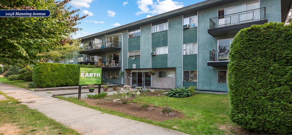 2048-2060 Manning Avenue portfolio of 2 properties for sale on LoopNet.ca - Building Photo - Image 3 of 8