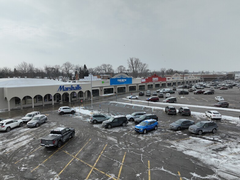 23001-23303 Michigan Ave, Dearborn, MI à louer - Communauté Matterport - Image 3 de 18