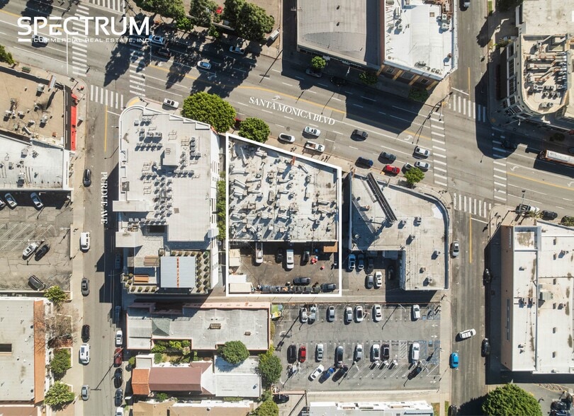 11419 Santa Monica Blvd, Los Angeles, CA for lease - Building Photo - Image 2 of 14