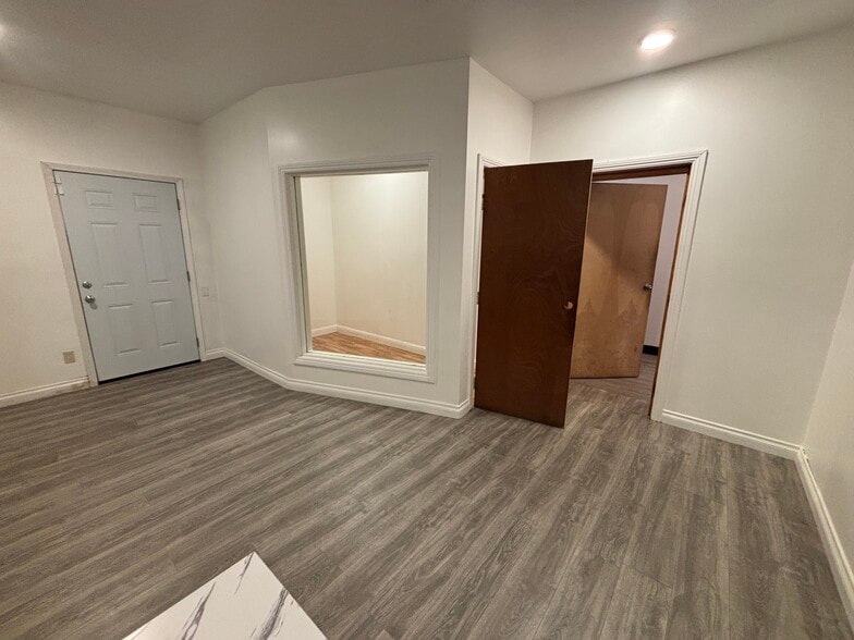 10843 Burbank Blvd, North Hollywood, CA for sale - Building Photo - Image 2 of 16