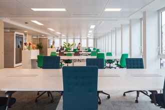 112 Rue Anatole France, Levallois-Perret for lease Interior Photo- Image 2 of 5