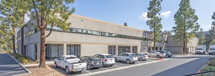 8340 Camino Santa Fe, San Diego, CA à louer Photo du bâtiment- Image 2 de 4