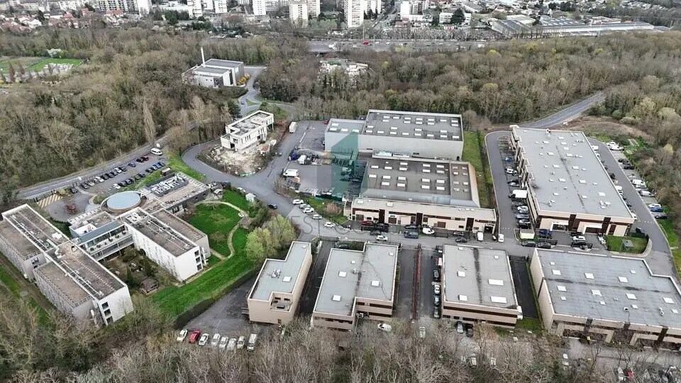 Flex in Franconville for lease - Aerial - Image 2 of 11