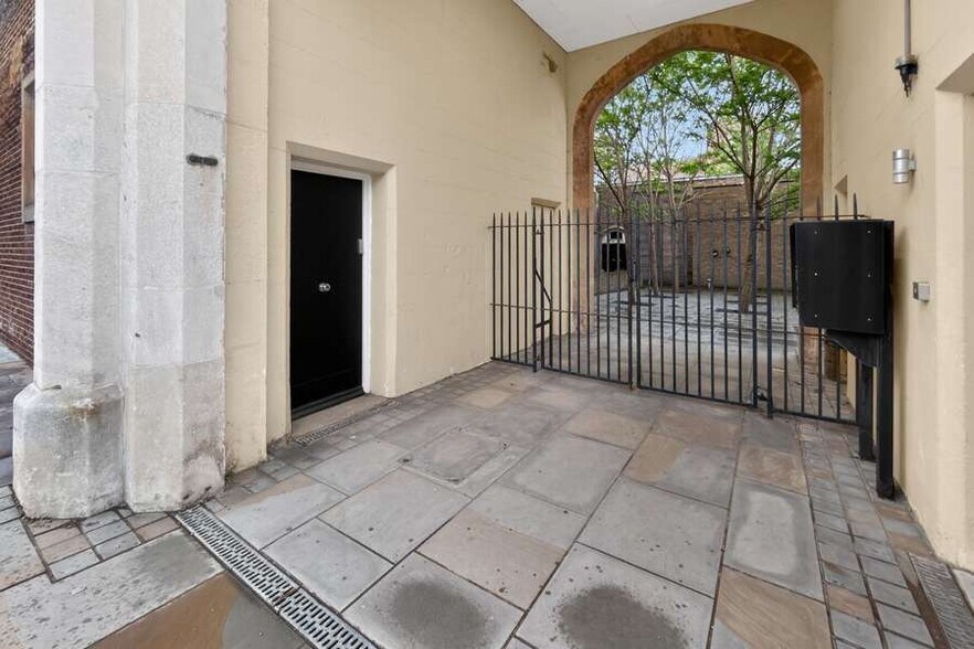 14 Napoleon Ln, Londres à vendre - Photo du bâtiment - Image 3 de 8