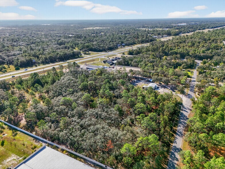 11343 Commercial Way, Brooksville, FL à vendre - Photo du bâtiment - Image 2 de 10